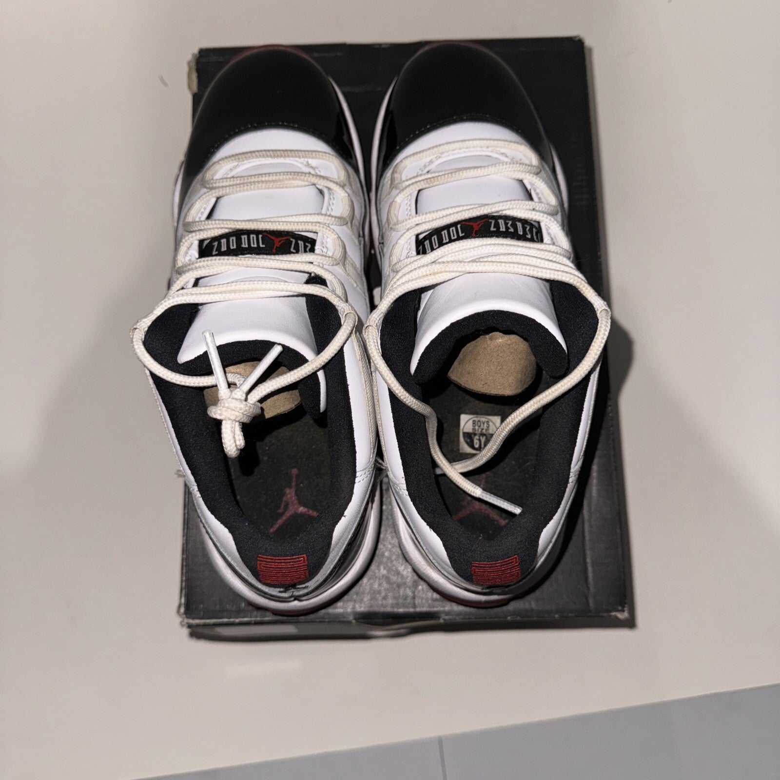 Jordan 11 Retro Low 'Concord Bred' (GS) Size 6 528896-160