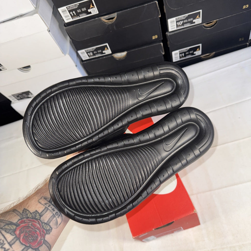 Nike Slides Sandal Mens Size 7 Black White CN9675-002 Casual Athletic Sandal