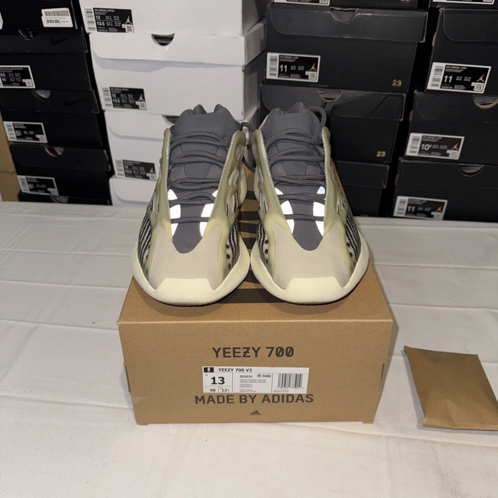 adidas Yeezy 700 V3 ID1674 Fade Salt Size 13