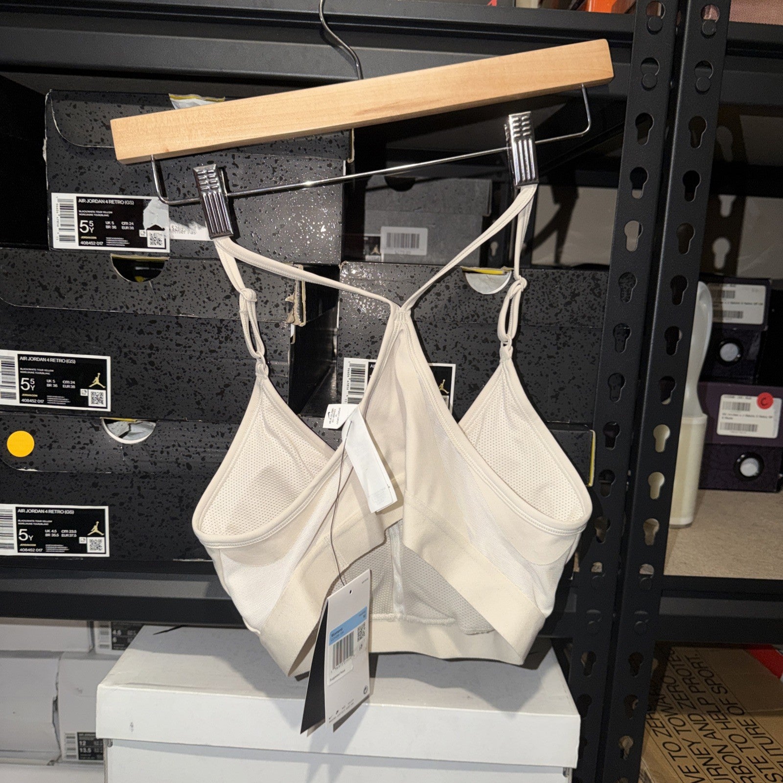 NIKE INDY V NECK WOMENS DRI-FIT LIGHT PADDED SPORTS TRAINING BRA SZ Medium 0266