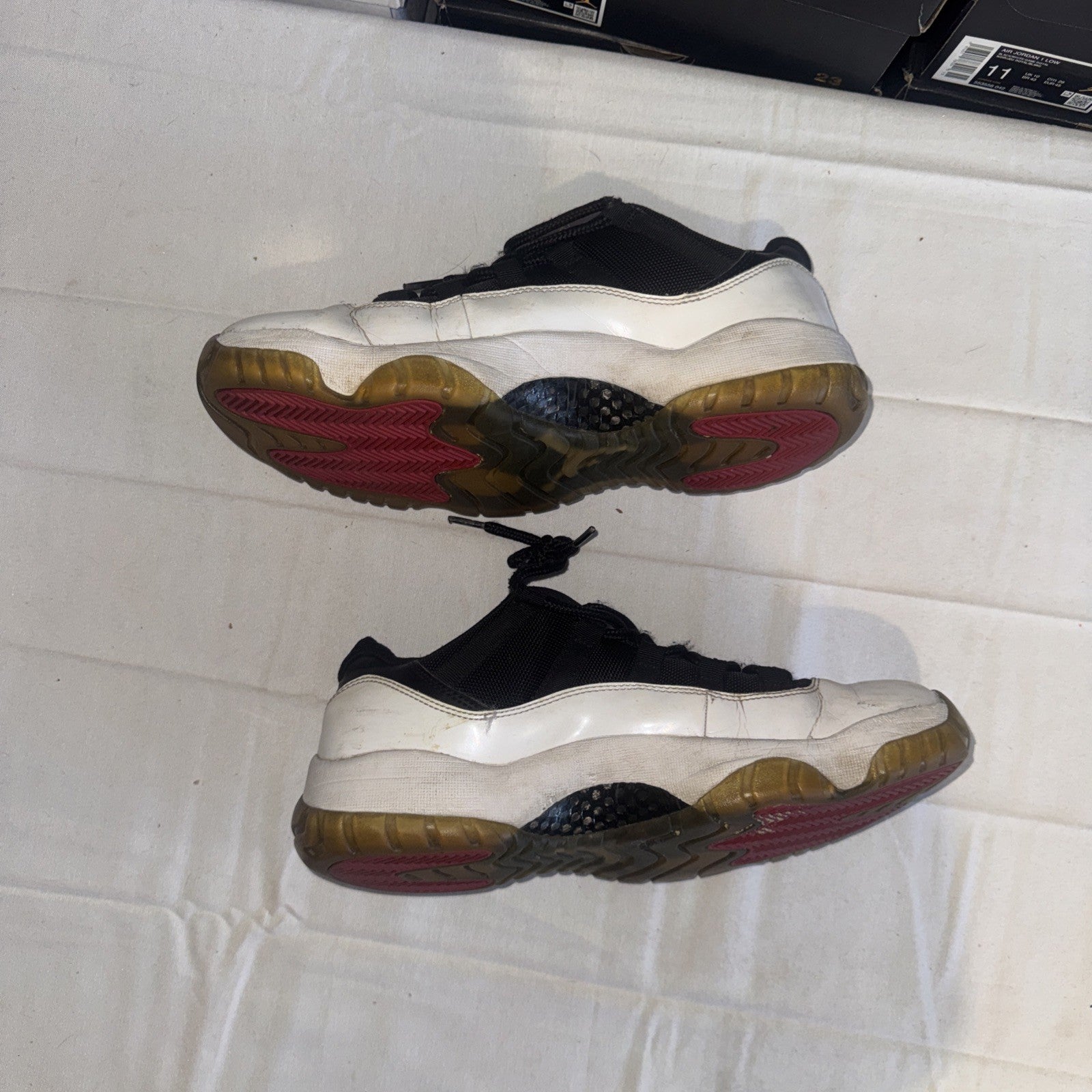 Air Jordan 11 Retro Low Top Tuxedo #528895-110 Size 10