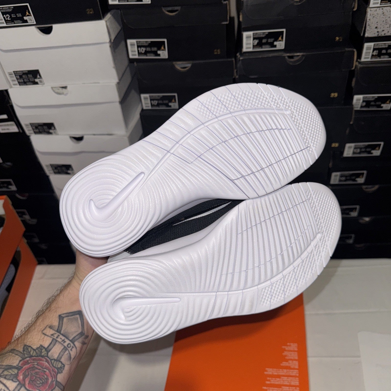 Nike Flex Experience RN 12 Men's Sneakers Size 10.5 W DV0744-004