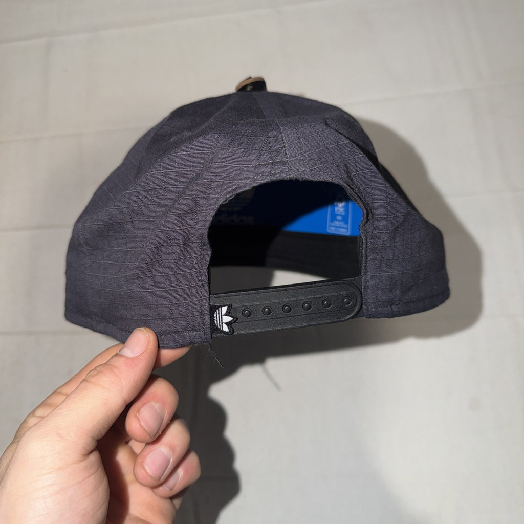 Adidas  Originals Trefoil Chain Snapback Flatbrim Cap Hat, Dark Gray 0262