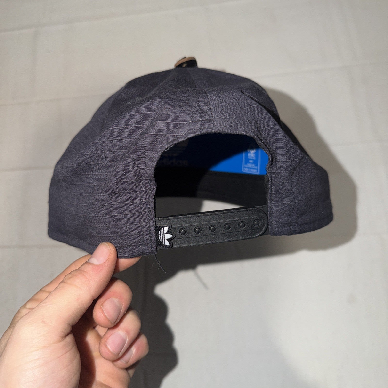 Adidas  Originals Trefoil Chain Snapback Flatbrim Cap Hat, Dark Gray 0262