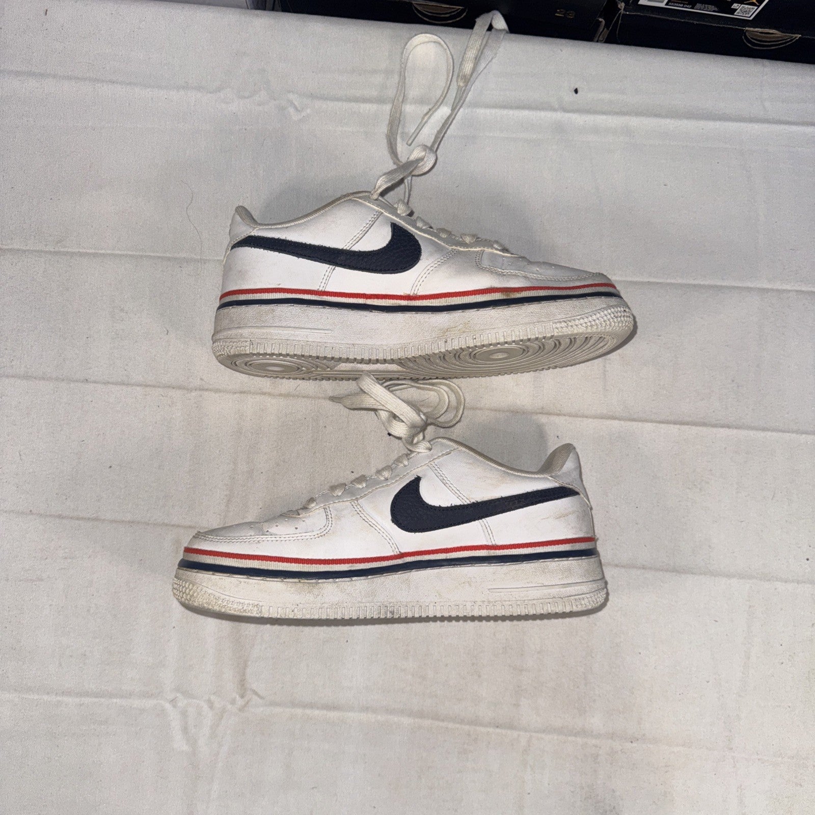 Nike Air Force 1 LV8 Shoes White/Obsidian/Habanero Red Size 5.5Y CW0984-100