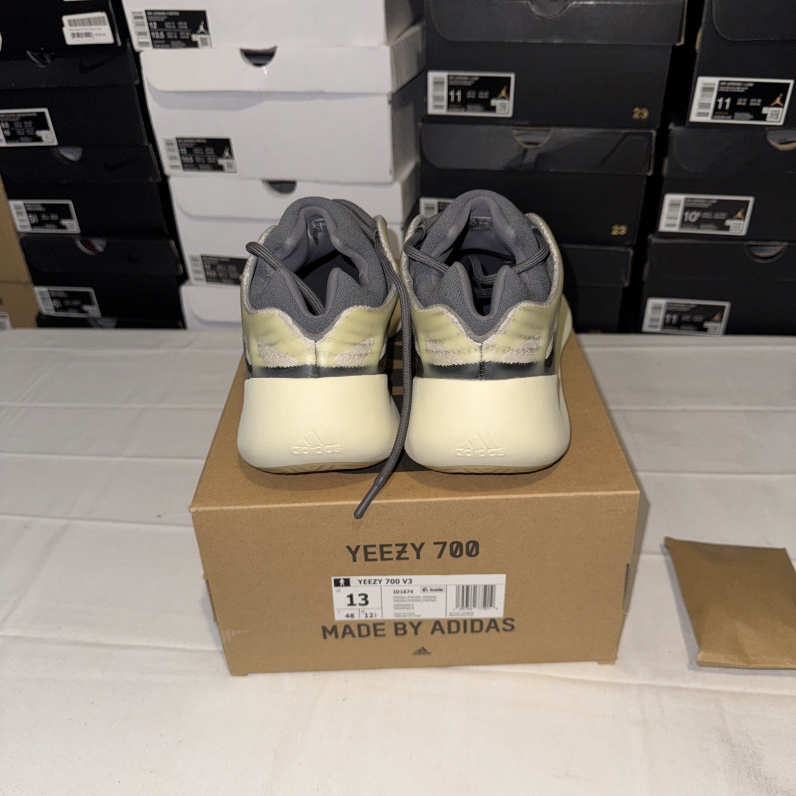 adidas Yeezy 700 V3 ID1674 Fade Salt Size 13