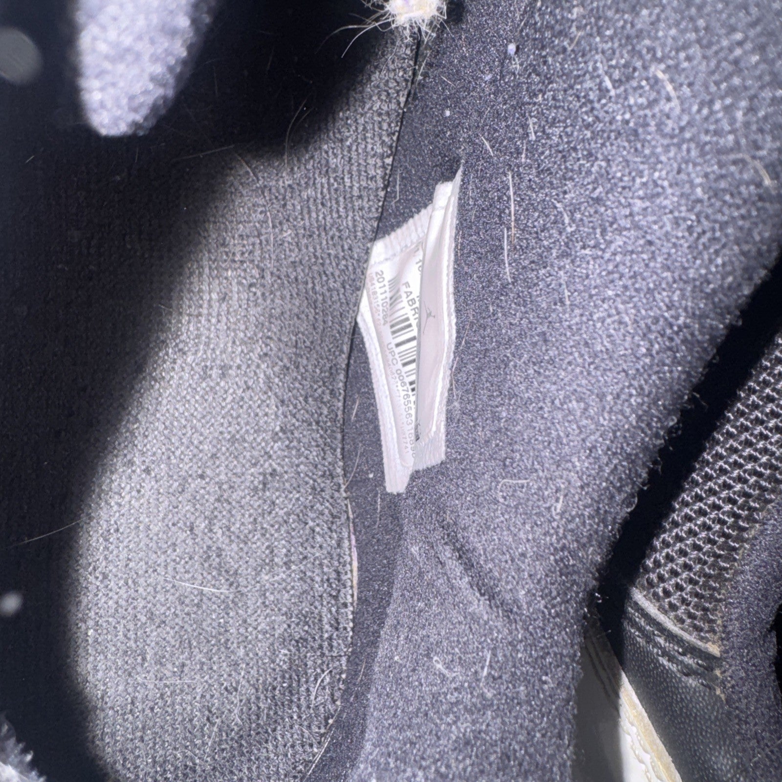 Air Jordan 11 Retro Low Top Tuxedo #528895-110 Size 10