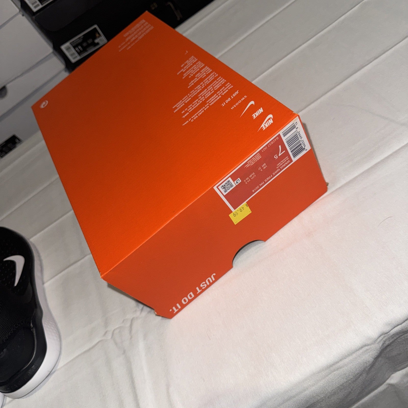 Nike Free RN 2018 Black/White Size 7.5W 942837-001