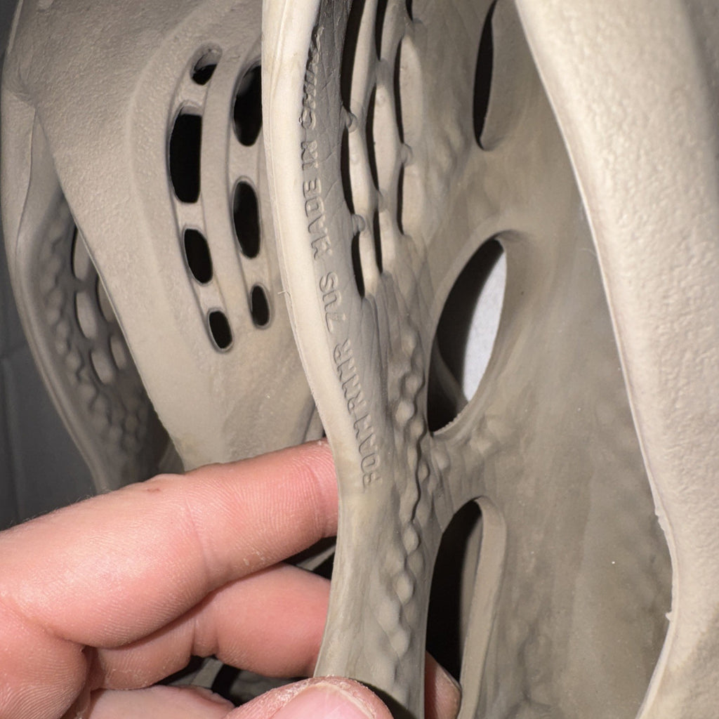 Foam Rnnr Stone Salt Size 7