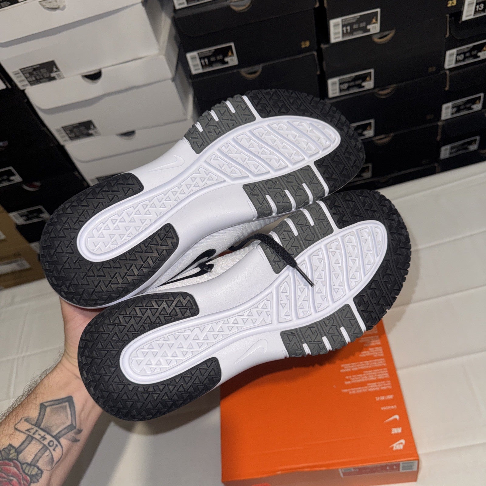 Nike Flex Control TR4 Athletic Shoes White/Black/Dark Grey, CD0197-100 SIZE 11M