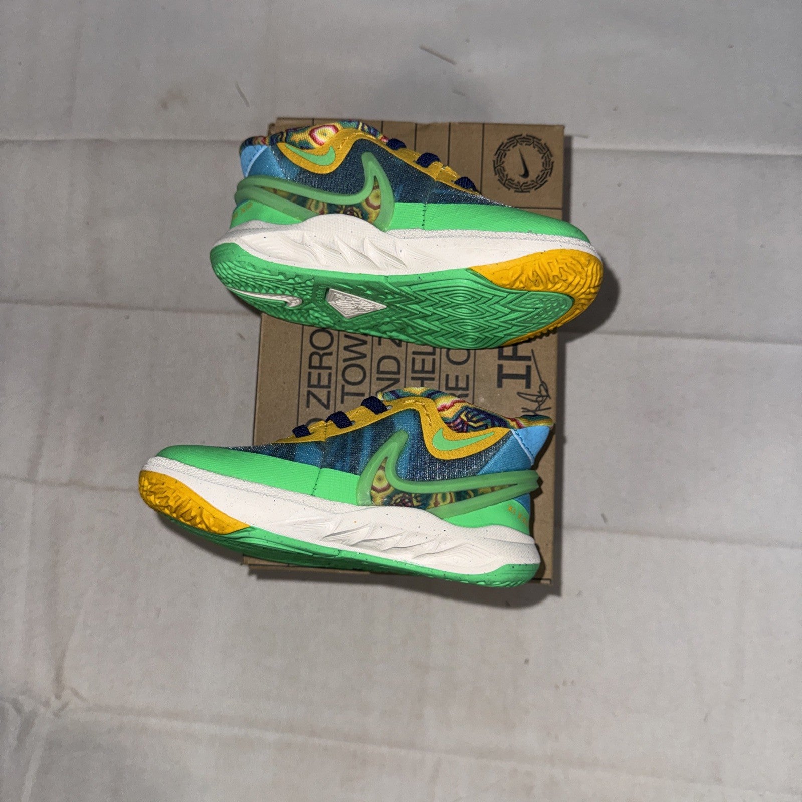 Nike Shoes Boy Size 5c Todder Kyrie 8 SE TD Baltic Blue Green Basketball sneaker