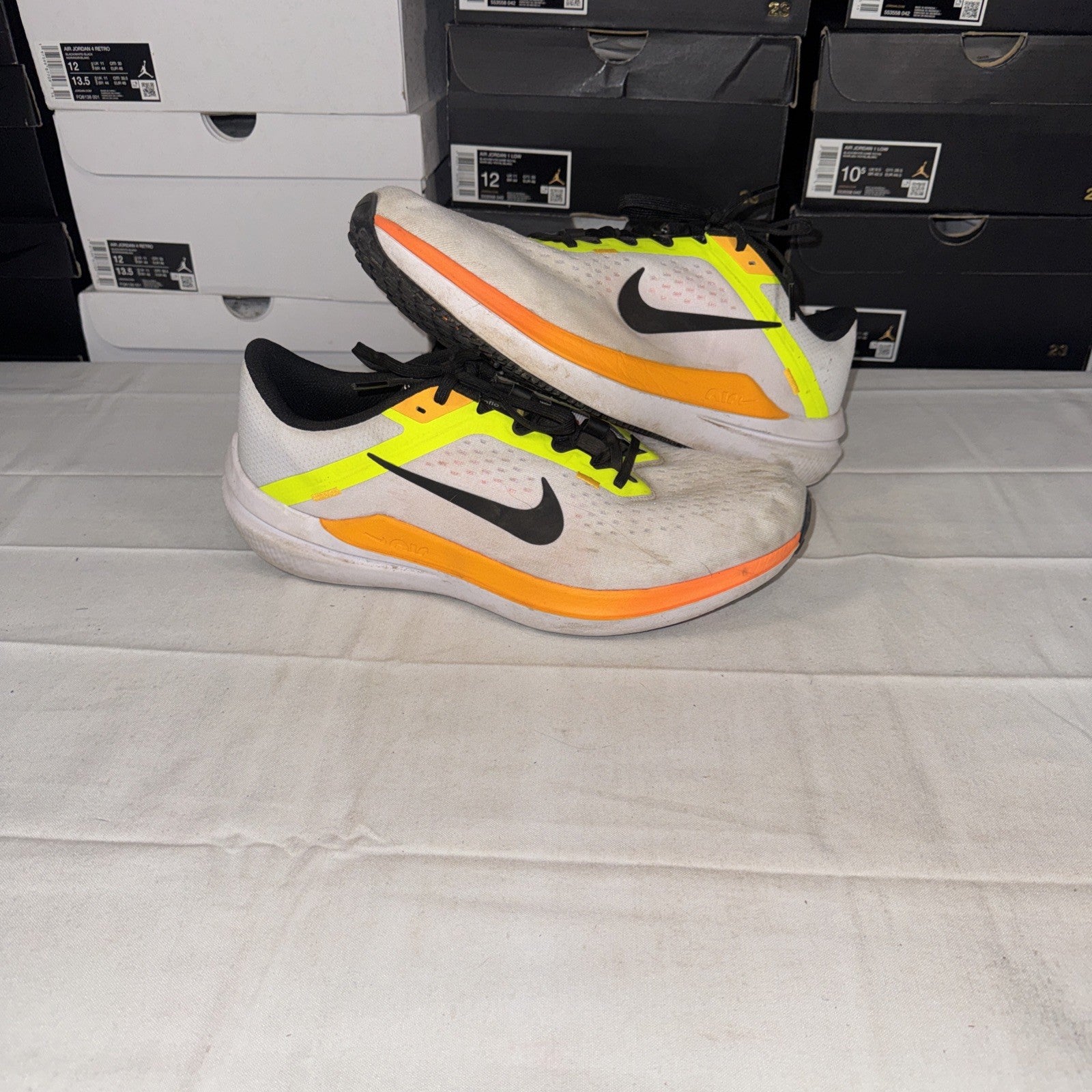 Nike Winflo 10 Men's Size 11.5 White Volt Laser Orange DV4022 101