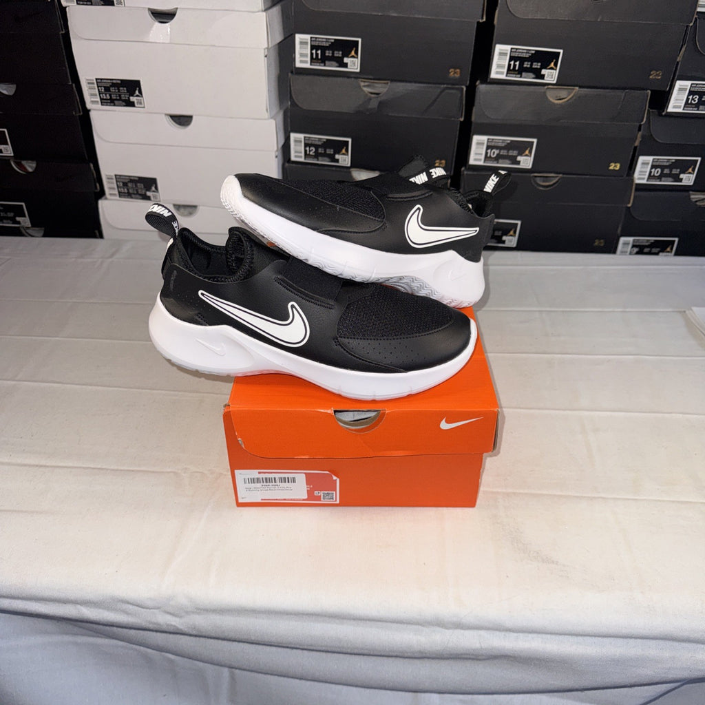 Nike Flex Runner 3 Kids' Running Shoes Black/White, Size 6Y, FN1294-005
