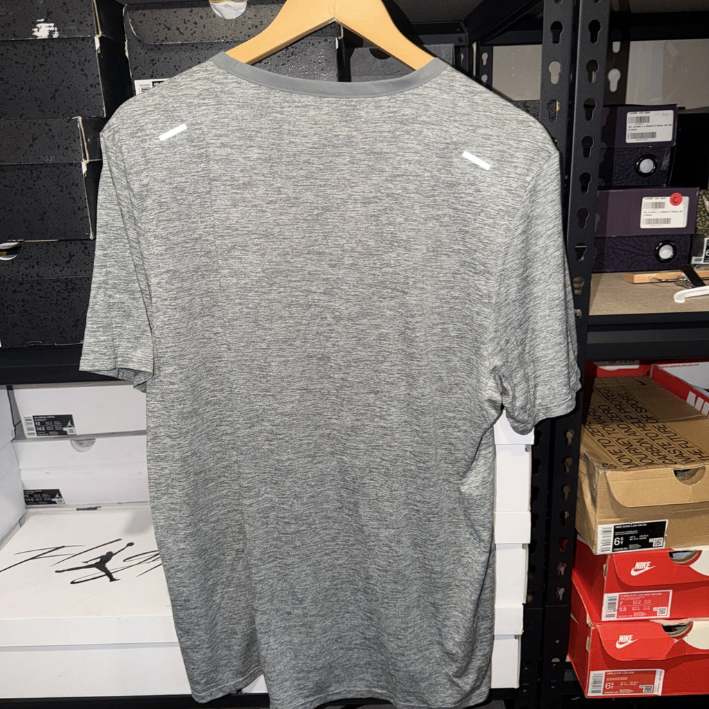 Nike Men's Dri-FIT Rise 365 Short Sleeve Running T-Shirt Gray 0109-0110
