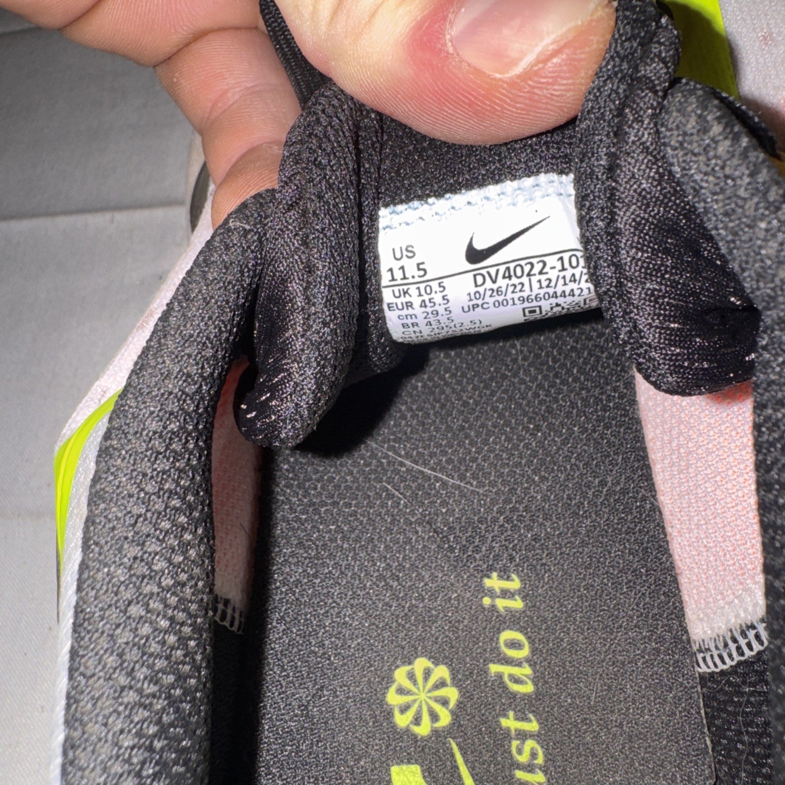 Nike Winflo 10 Men's Size 11.5 White Volt Laser Orange DV4022 101