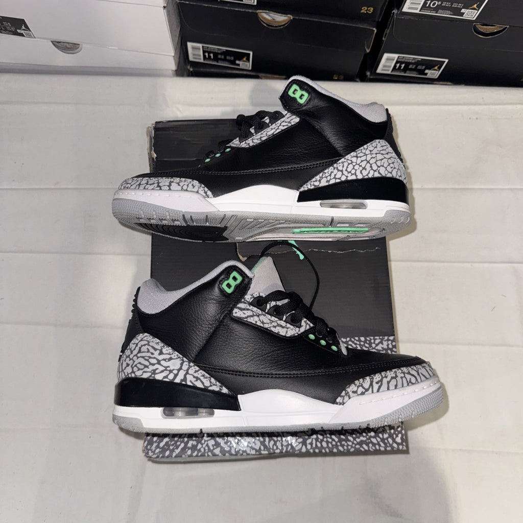 Air Jordan 3 Retro Size 8 Green Glow CT8532 031