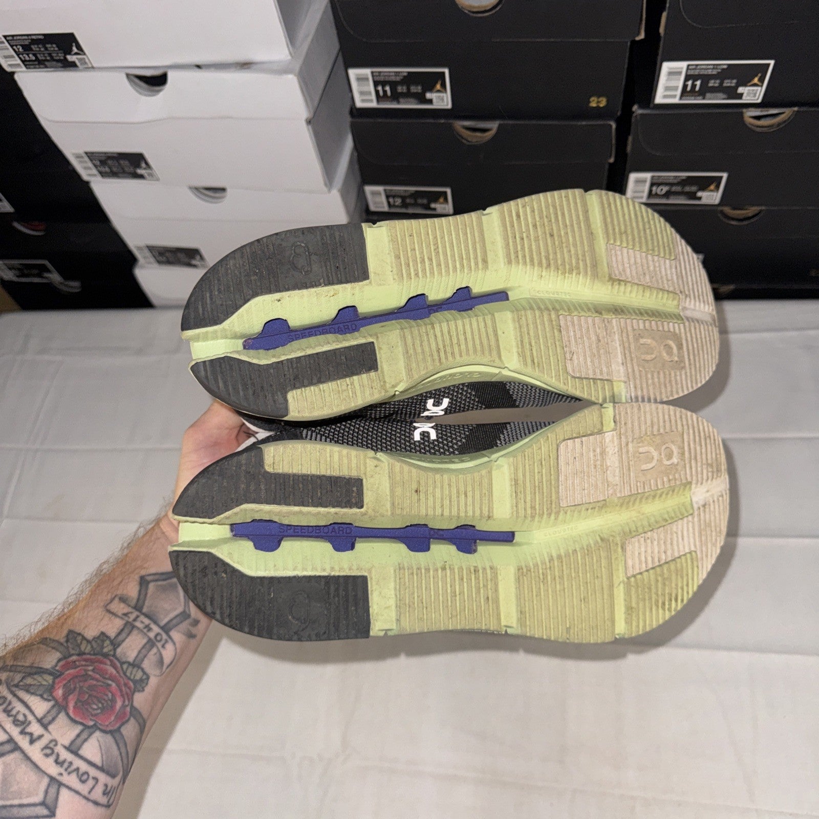 On Cloud Sneaker 26.98389 Size 11