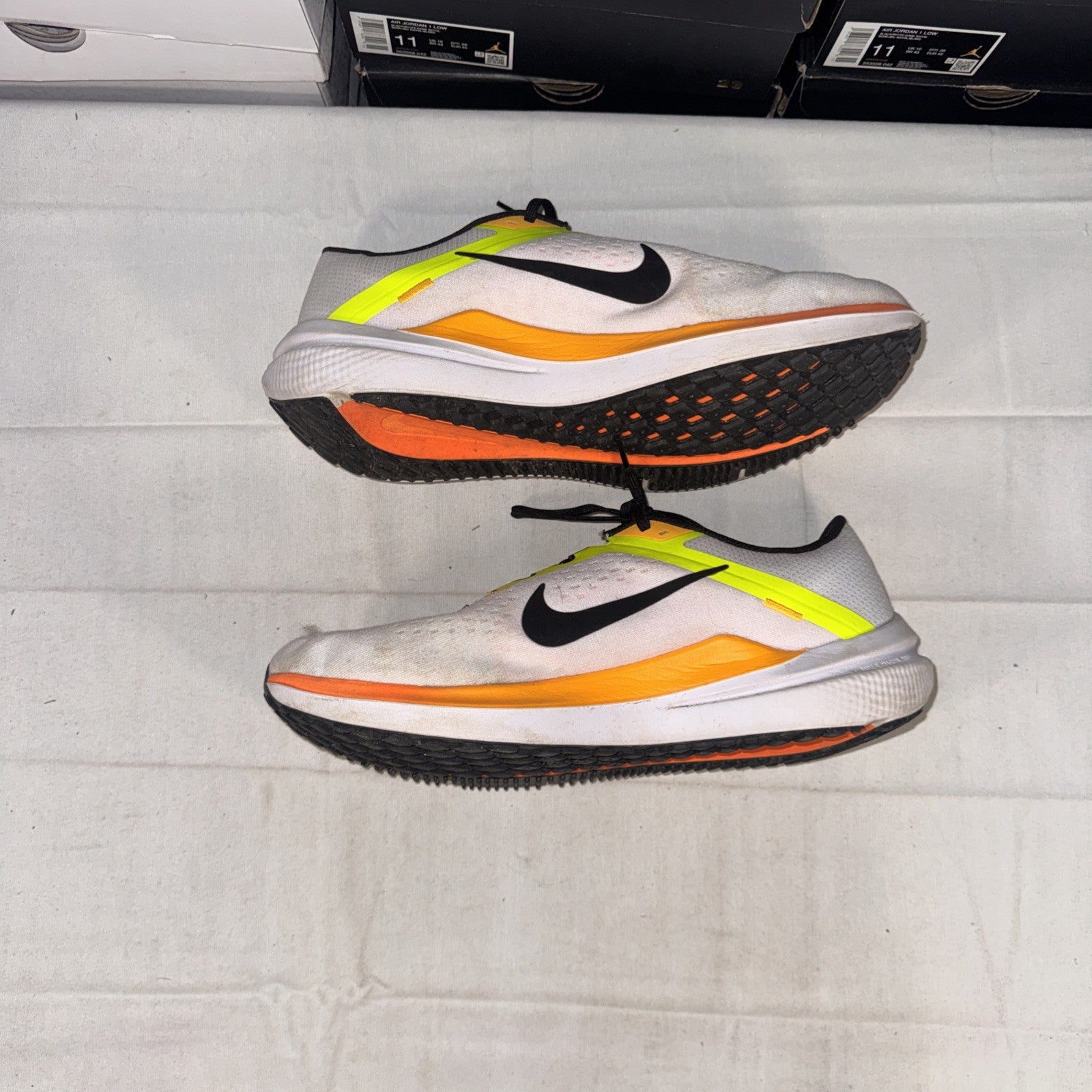 Nike Winflo 10 Men's Size 11.5 White Volt Laser Orange DV4022 101