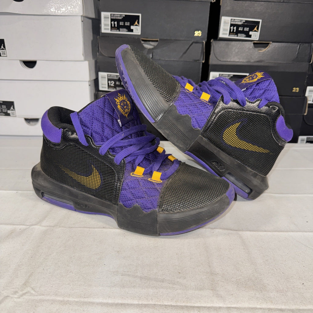 Nike LeBron Witness VIII Men's Basketball Shoes, Size 10, Purple, FB2239-001