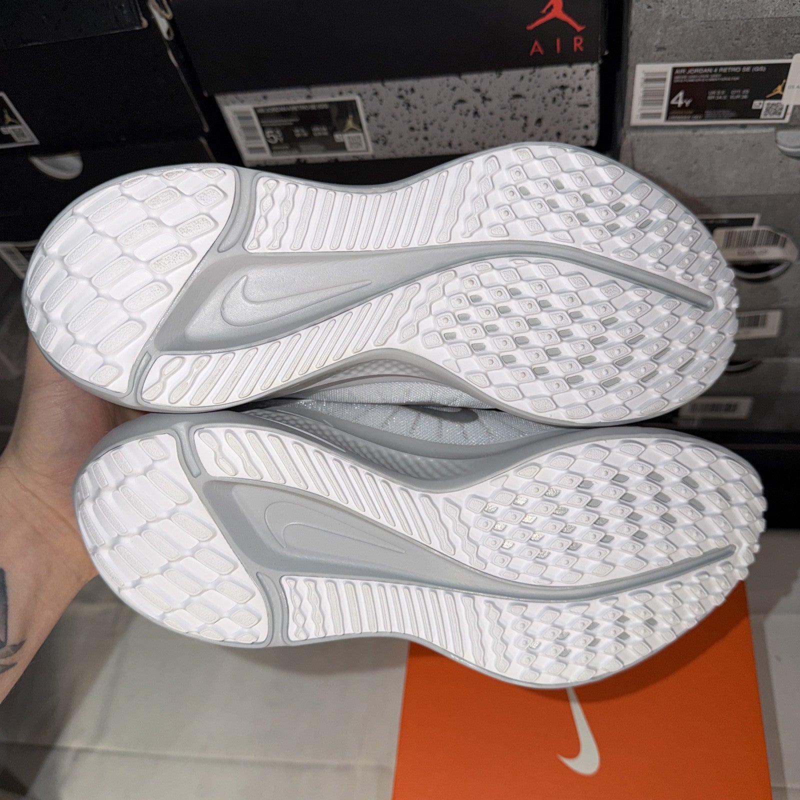 Nike Quest 5 Women's Running Shoes Size 9.5, White/Metallic, DD9291-100