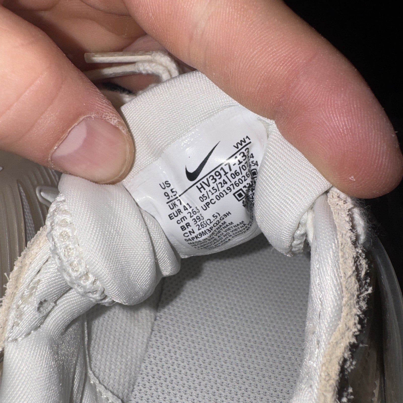 Nike V2K Run SE Women's HV3917 Size 9.5 Mens Size 8