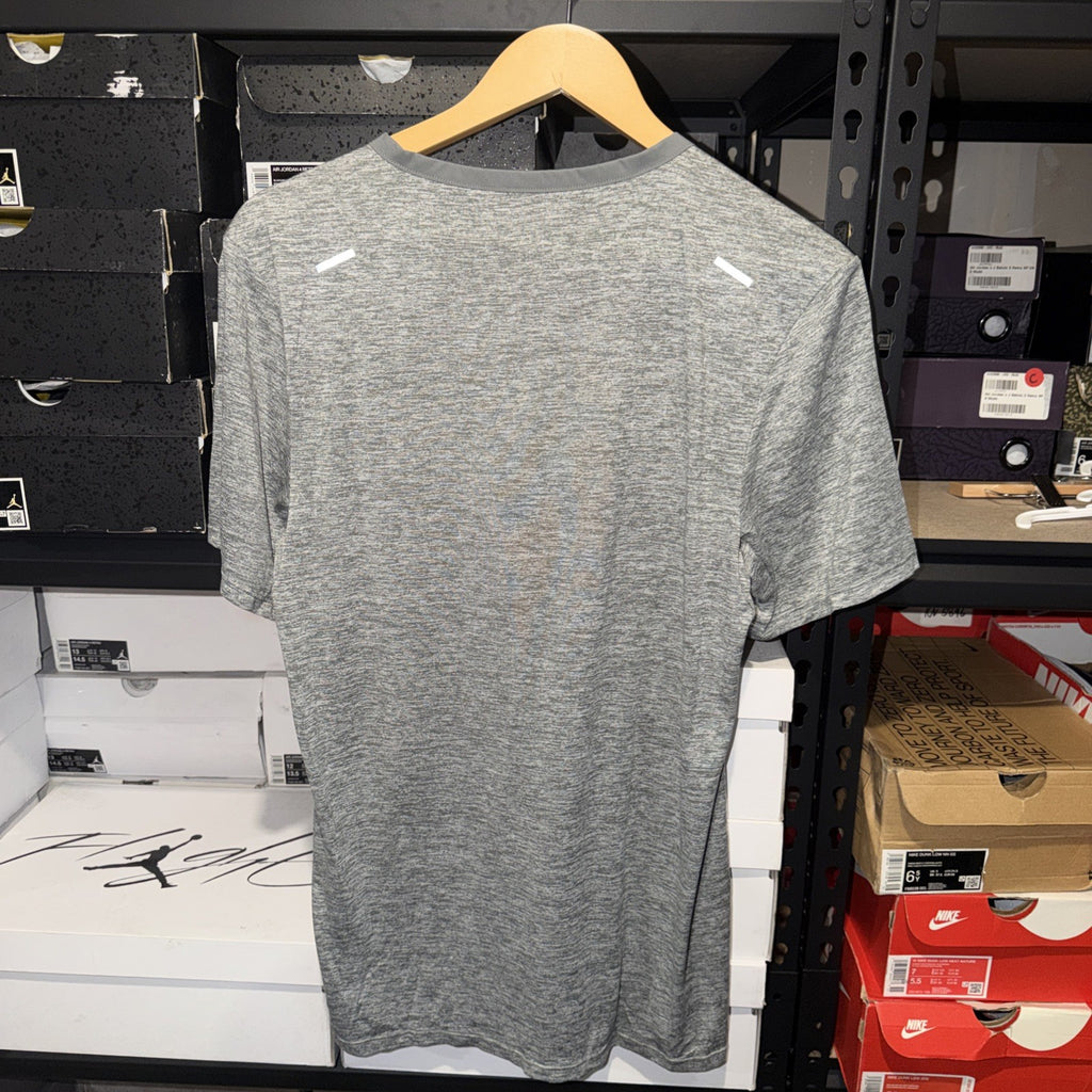 Nike Men's Dri-FIT Rise 365 Short Sleeve Running T-Shirt Gray 0111 Small