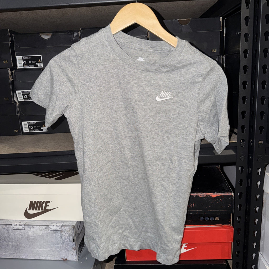 Nike Kids Medium Gray Cotton Athletic Tee with Swoosh Logo 0070-0077