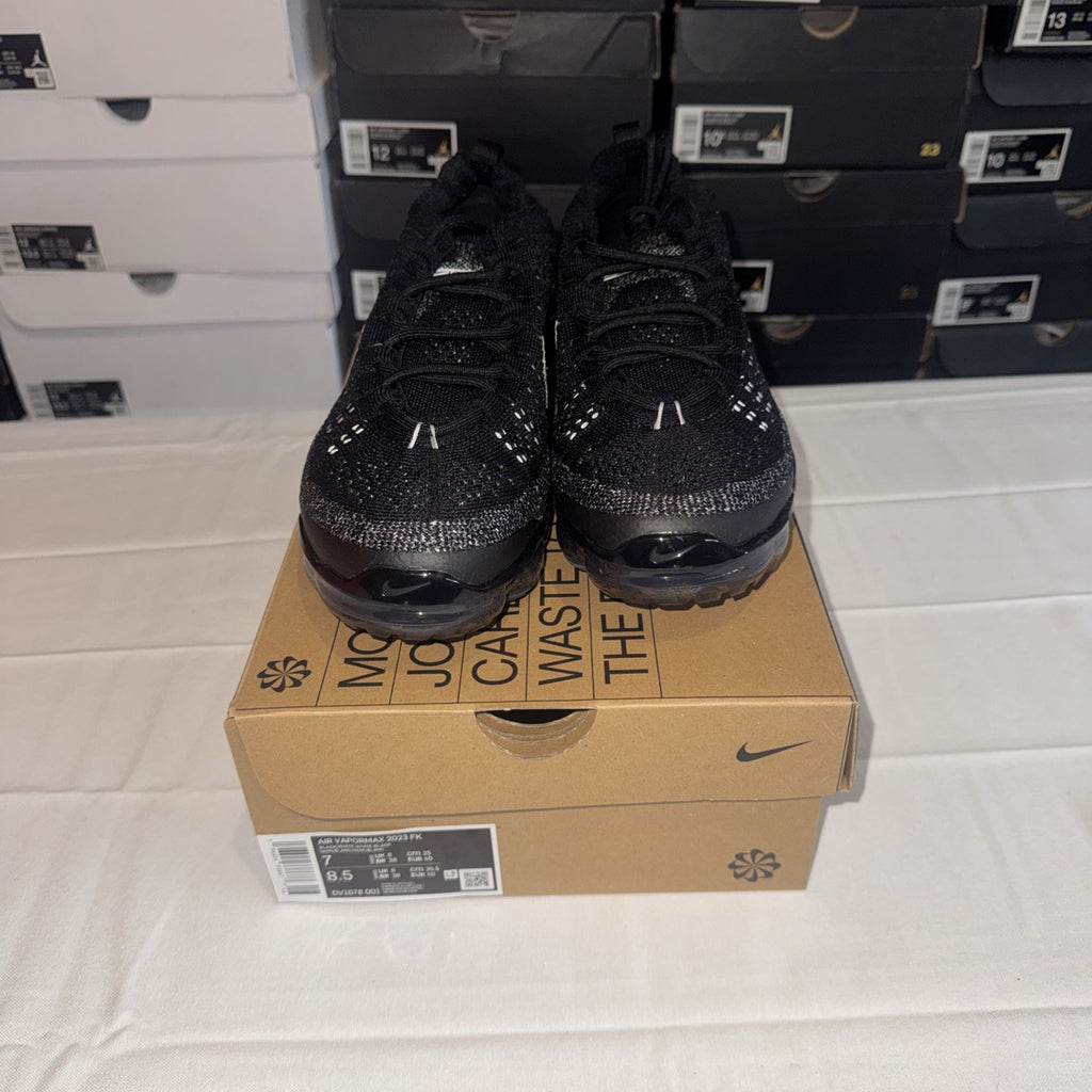 Nike Air VaporMax Men's Sneakers Black/White, Flyknit, DV1678 001 SIZE 7M 8.5W