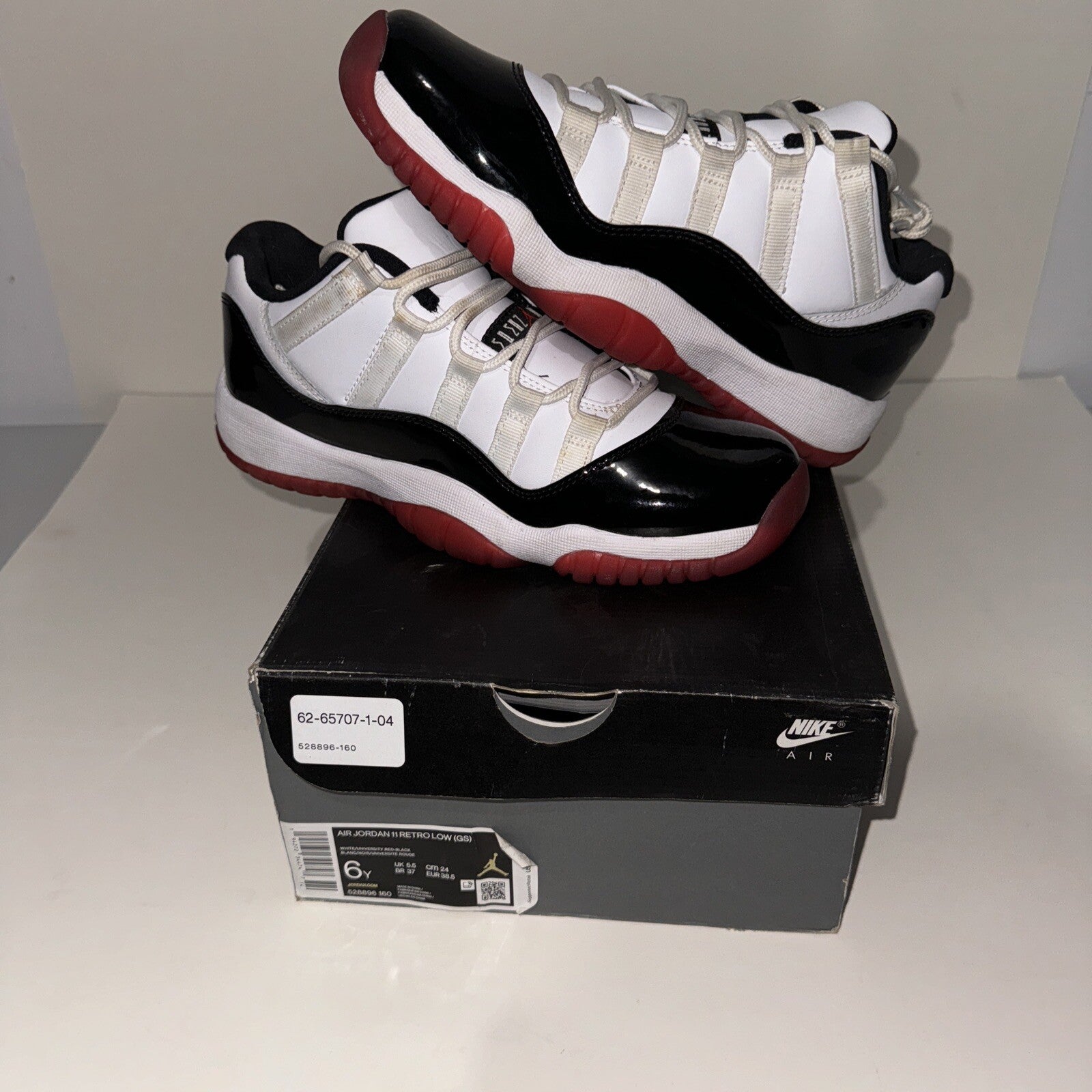 Jordan 11 Retro Low 'Concord Bred' (GS) Size 6 528896-160