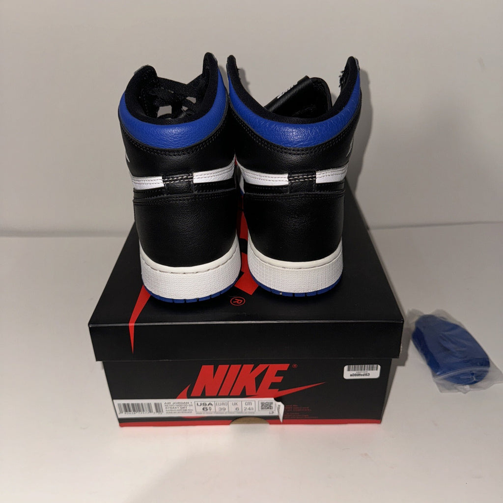 Air Jordan 1 High Retro Royal Toe (2020) - Size 6.5y - 575441-041