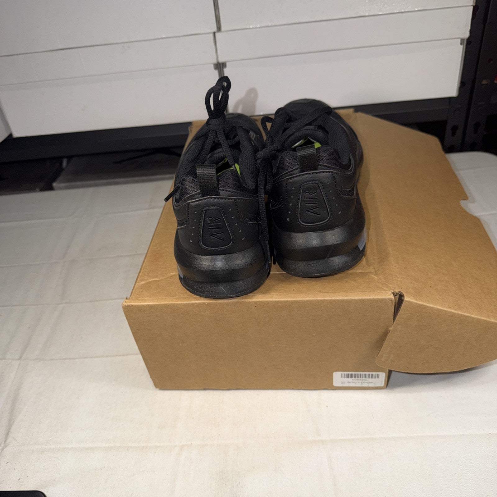 Nike Air Max AP CU4826-001 Men's Size 10.5 Sneakers