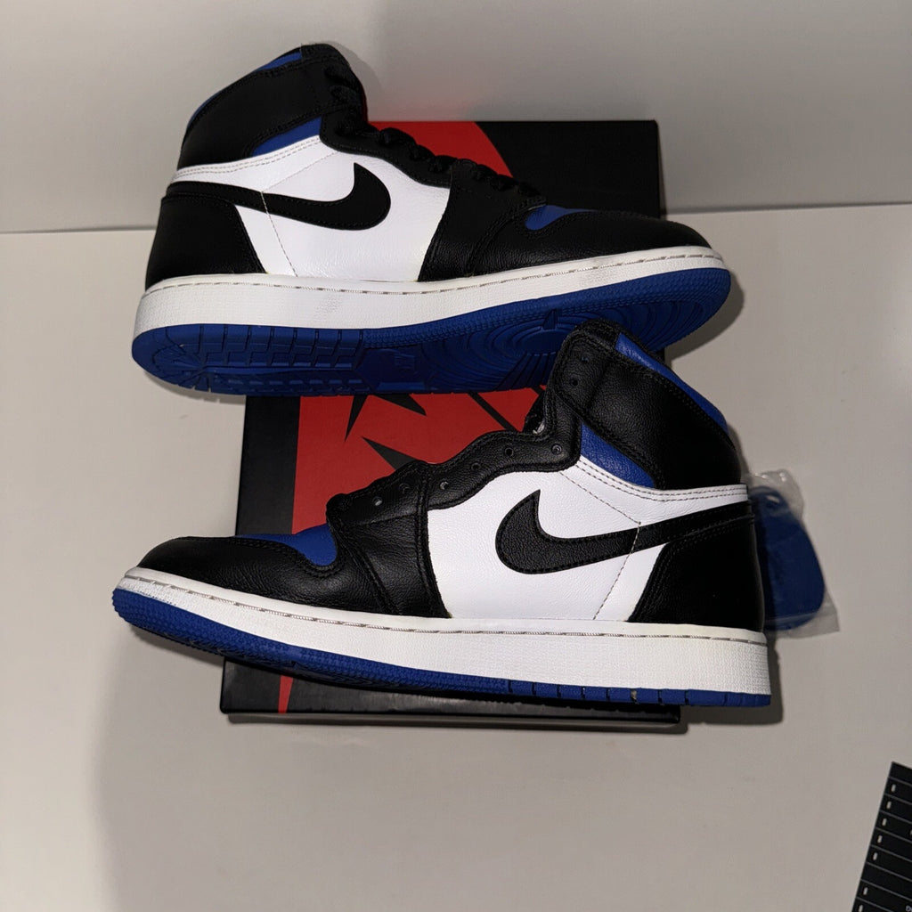 Air Jordan 1 High Retro Royal Toe (2020) - Size 6.5y - 575441-041