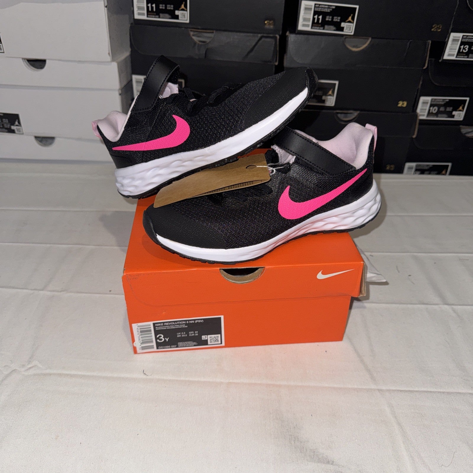 Nike Revolution 6 Black Hyper Pink Running Shoes Size 3Y, DD1095-007