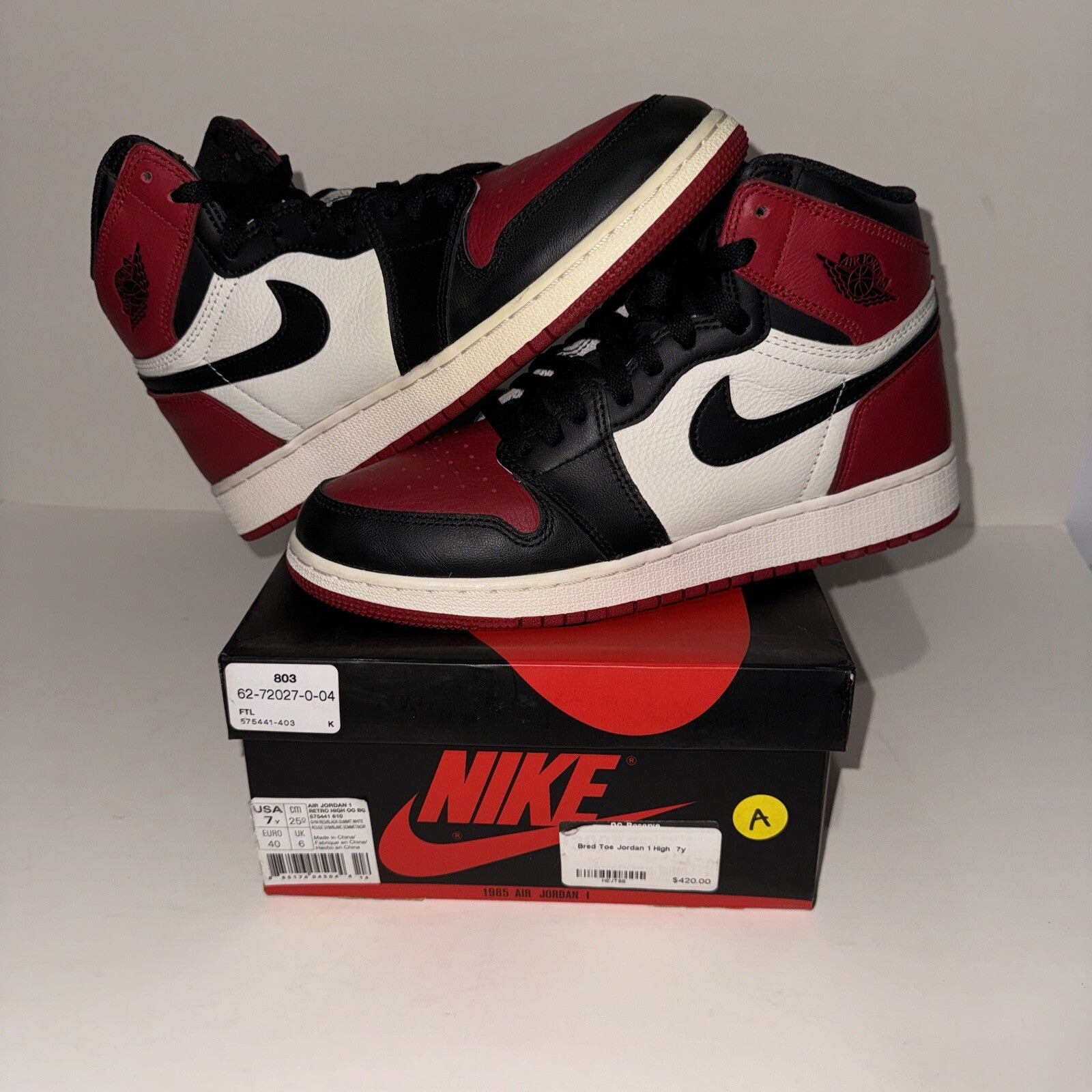 Nike Air Jordan 1 GS Bred Toe 2018 Size 7Y Red White Black