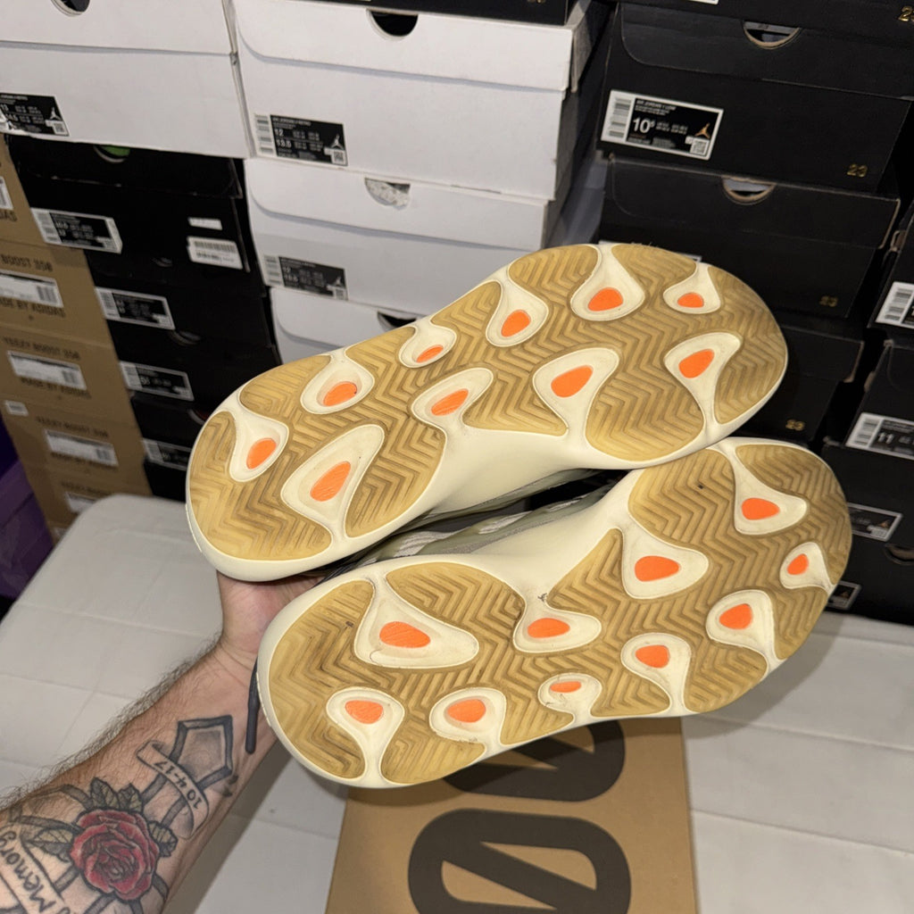 adidas Yeezy 700 V3 ID1674 Fade Salt Size 13