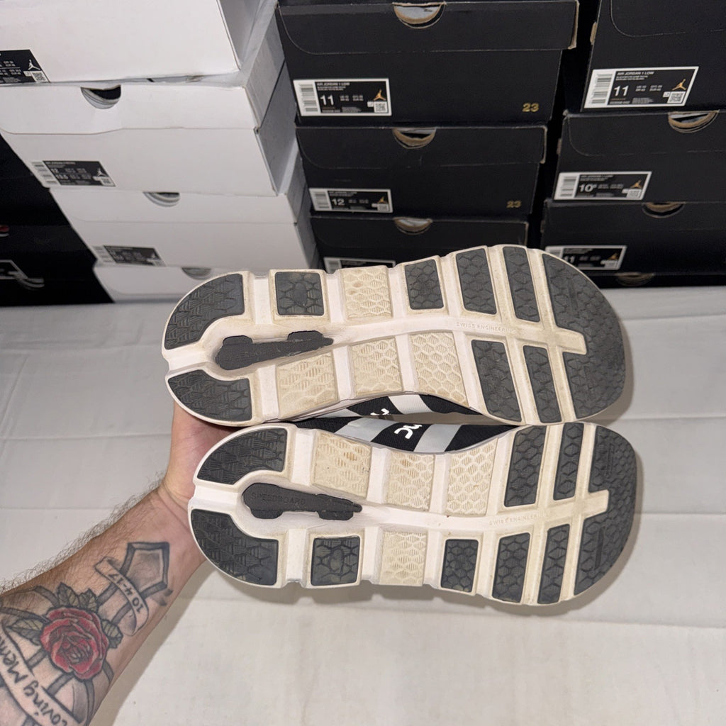 46.98647 On Cloud Cloudrunner Size 11