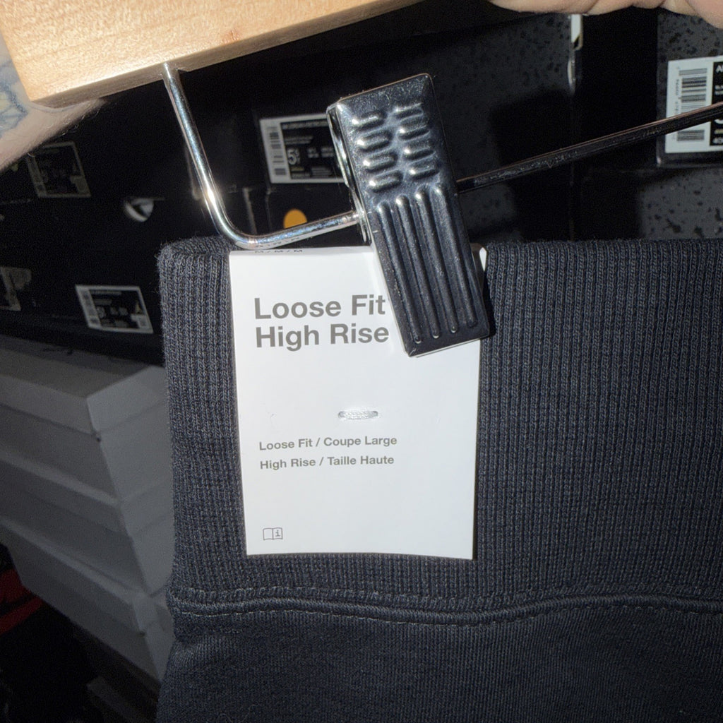 Nike Women's High-Waisted Loose Shorts Black FD1409-010 Size Medium 0209