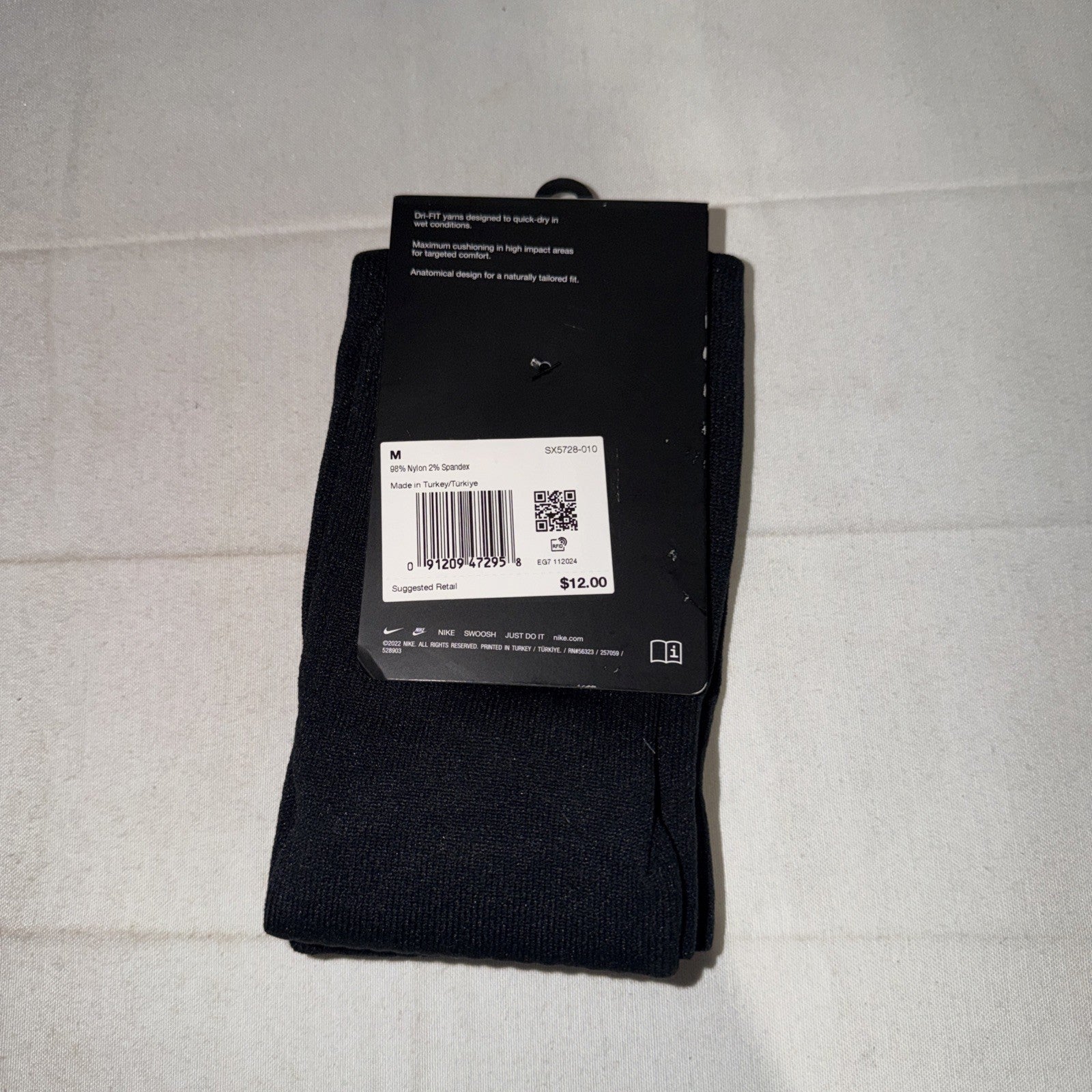 Nike Classic Soccer Socks Mens Medium Knee High Black White Swoosh Dri Fit