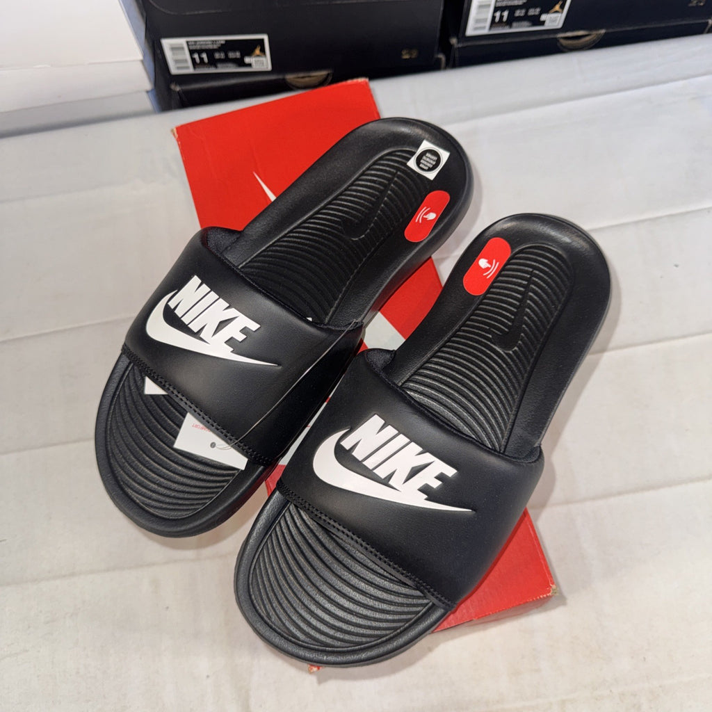 Nike Slides Sandal Mens Size 7 Black White CN9675-002 Casual Athletic Sandal
