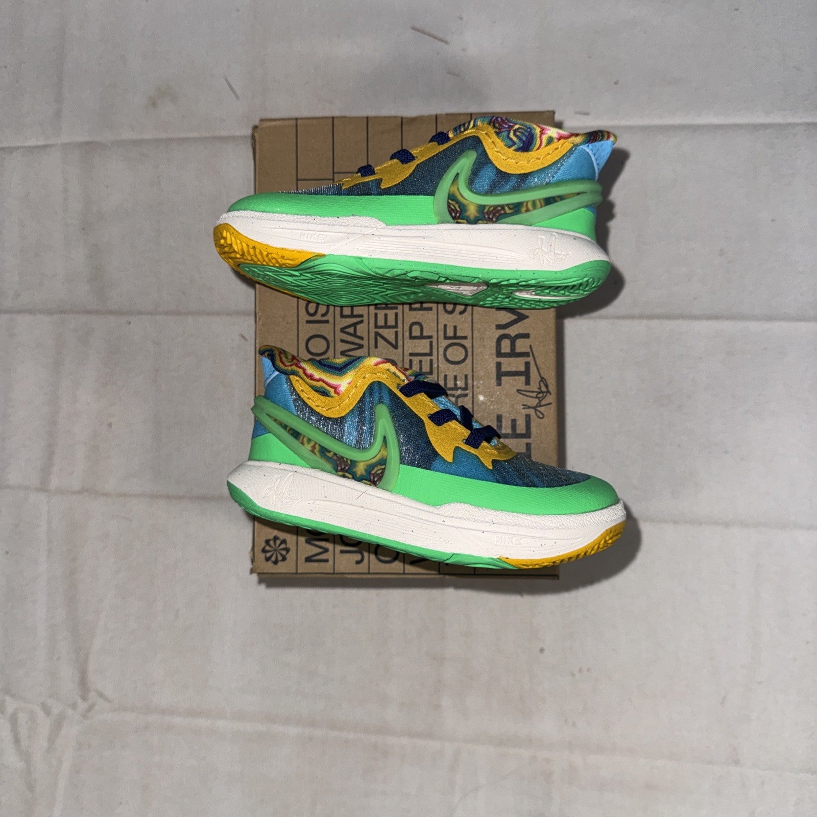 Nike Shoes Boy Size 5c Todder Kyrie 8 SE TD Baltic Blue Green Basketball sneaker