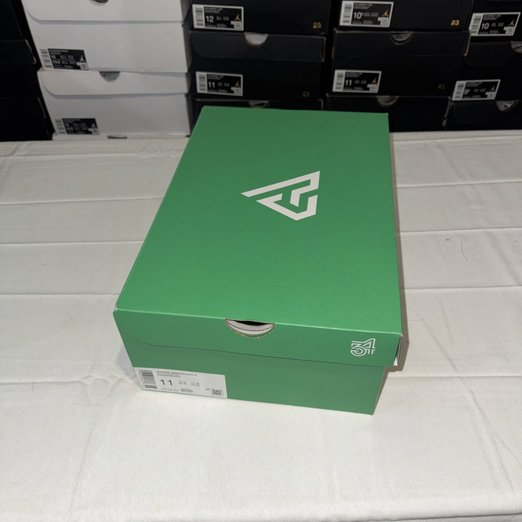 Nike Giannis Immortality 3 Sneakers Black/University Red, Size 11, DZ7533-004