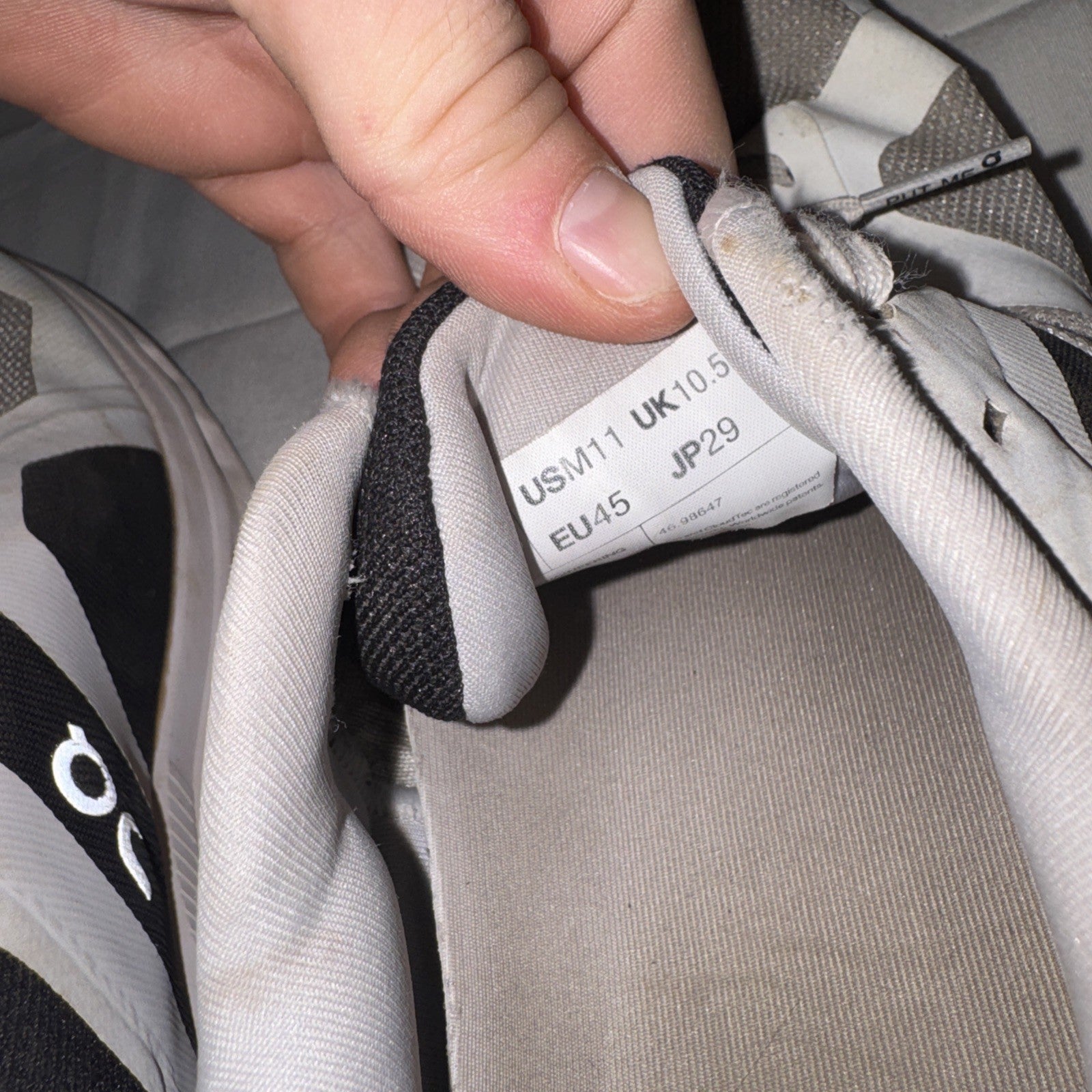 46.98647 On Cloud Cloudrunner Size 11