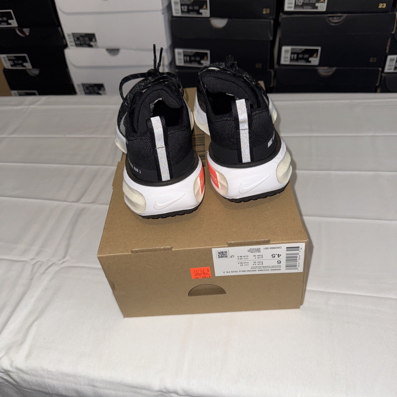 Nike Women's ZoomX Invincible Run 3 Black/White, Size 6 DR2660-001