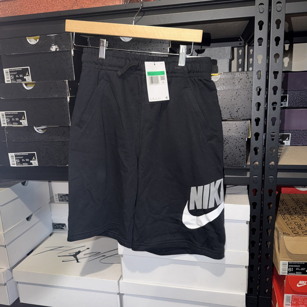 NIKE Sportswear Club Fleece Shorts Boys Youth XL Black Logo CK0509-010 0096