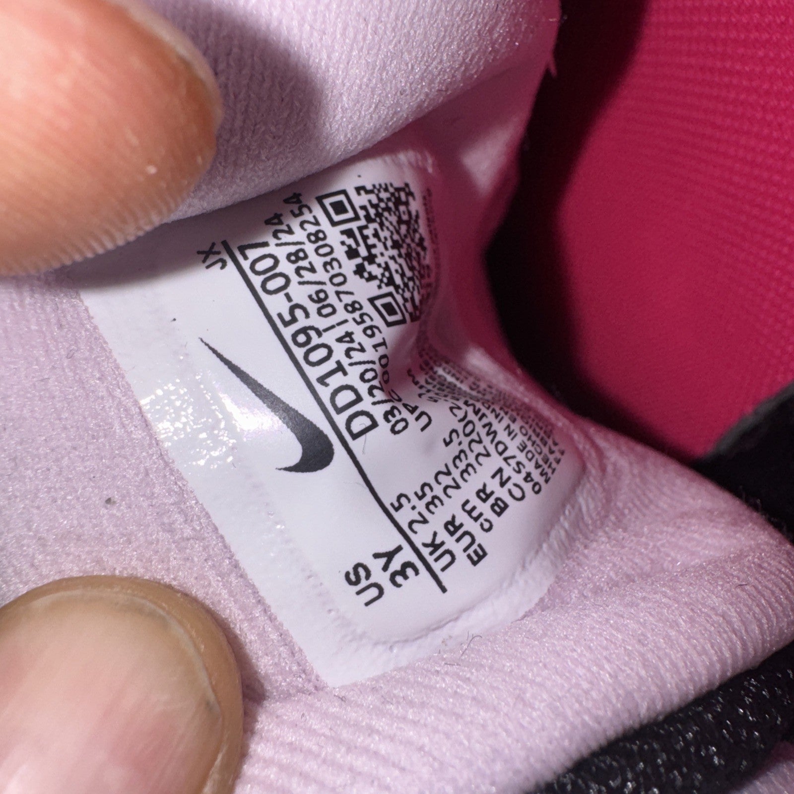 Nike Revolution 6 Black Hyper Pink Running Shoes Size 3Y, DD1095-007