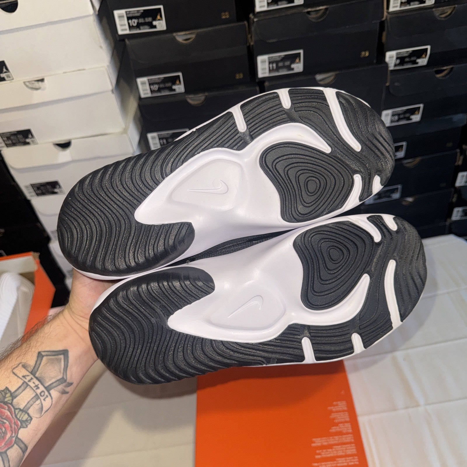 Nike Legend Essential 3 Next Nature Black/White Size 10 DM1120 001