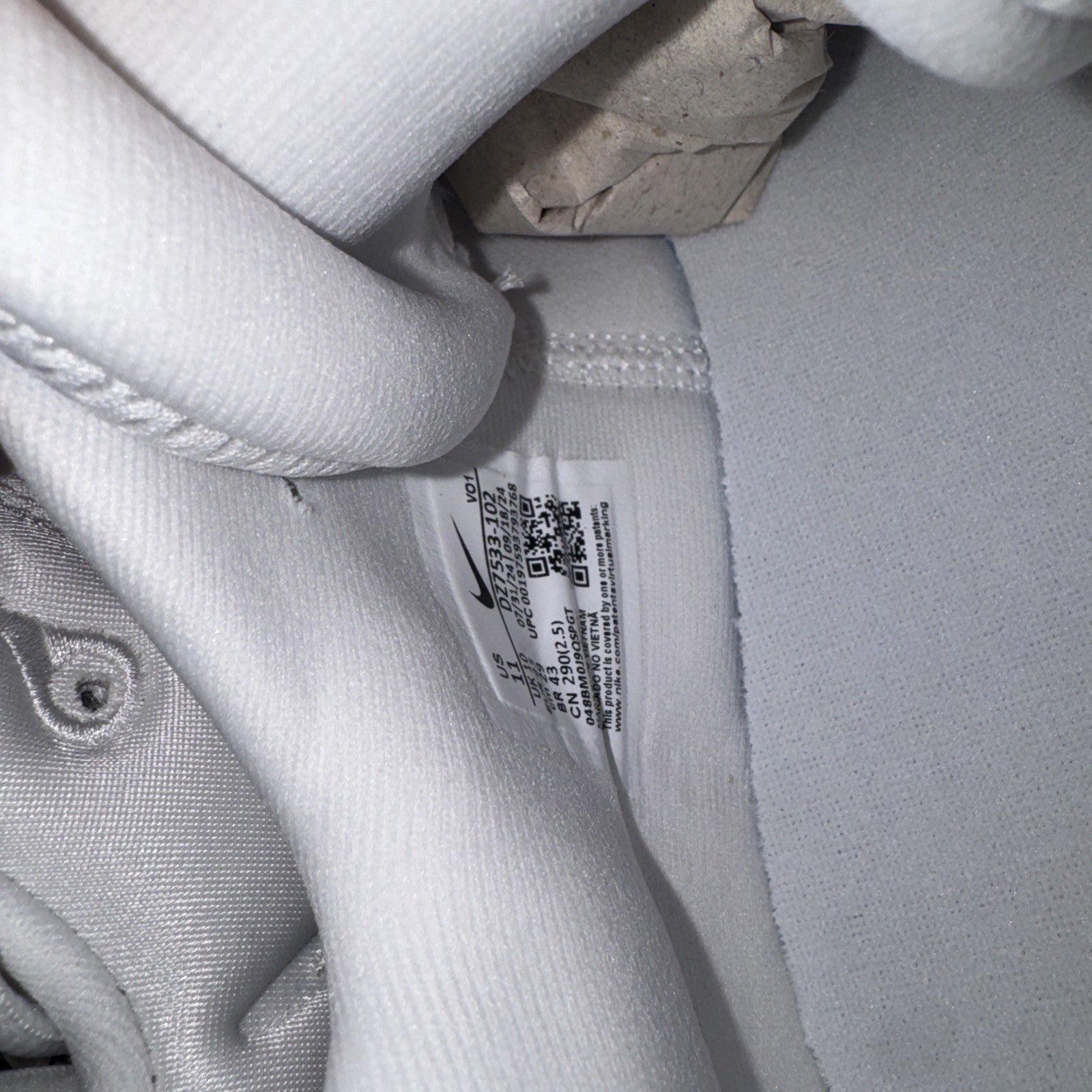 Nike Giannis Immortality 3 Men's Sneakers Triple White, Size 11, DZ7533-102