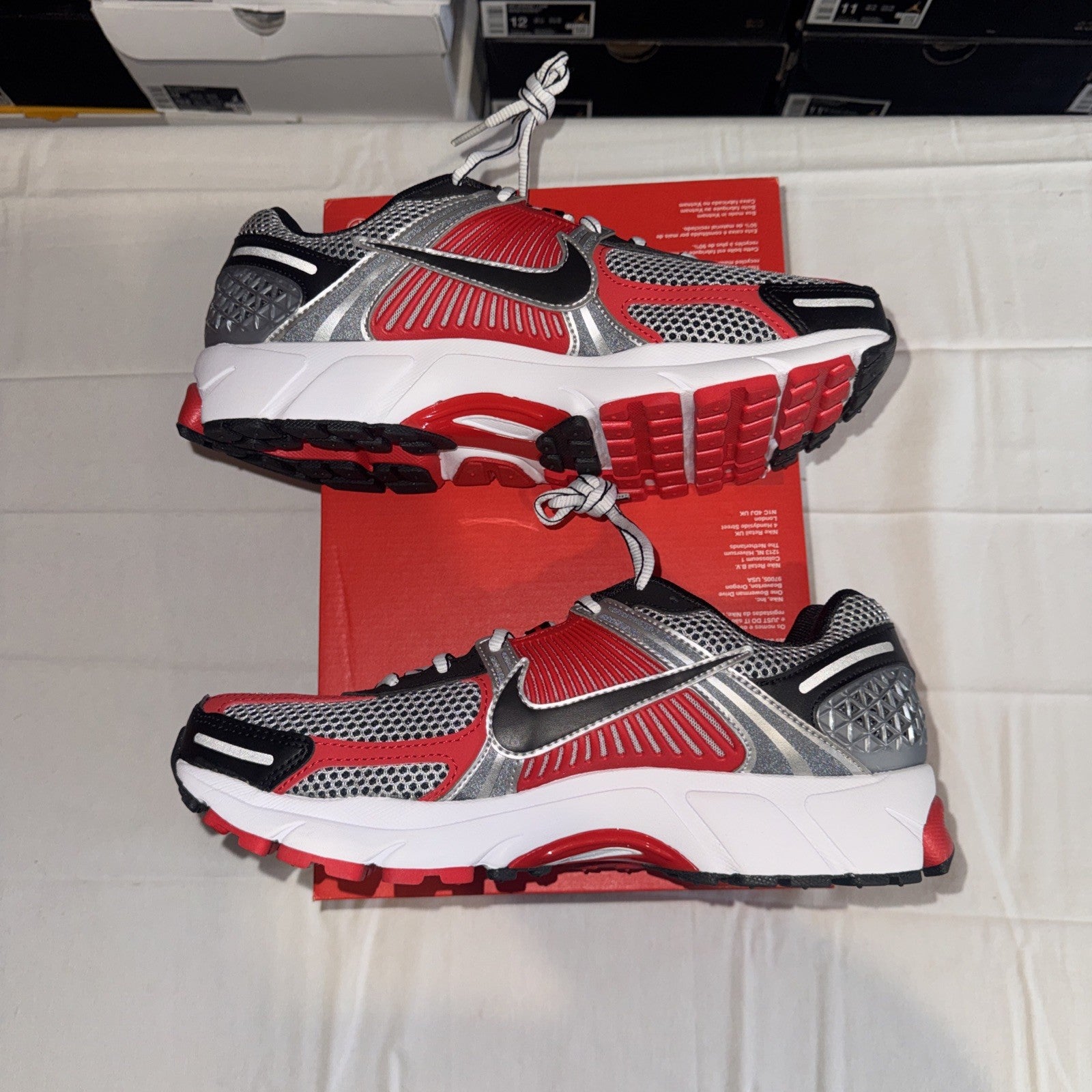 Nike Men's Air Zoom Vomero 5 Metallic Silver University Red Size 10 HV0926-095