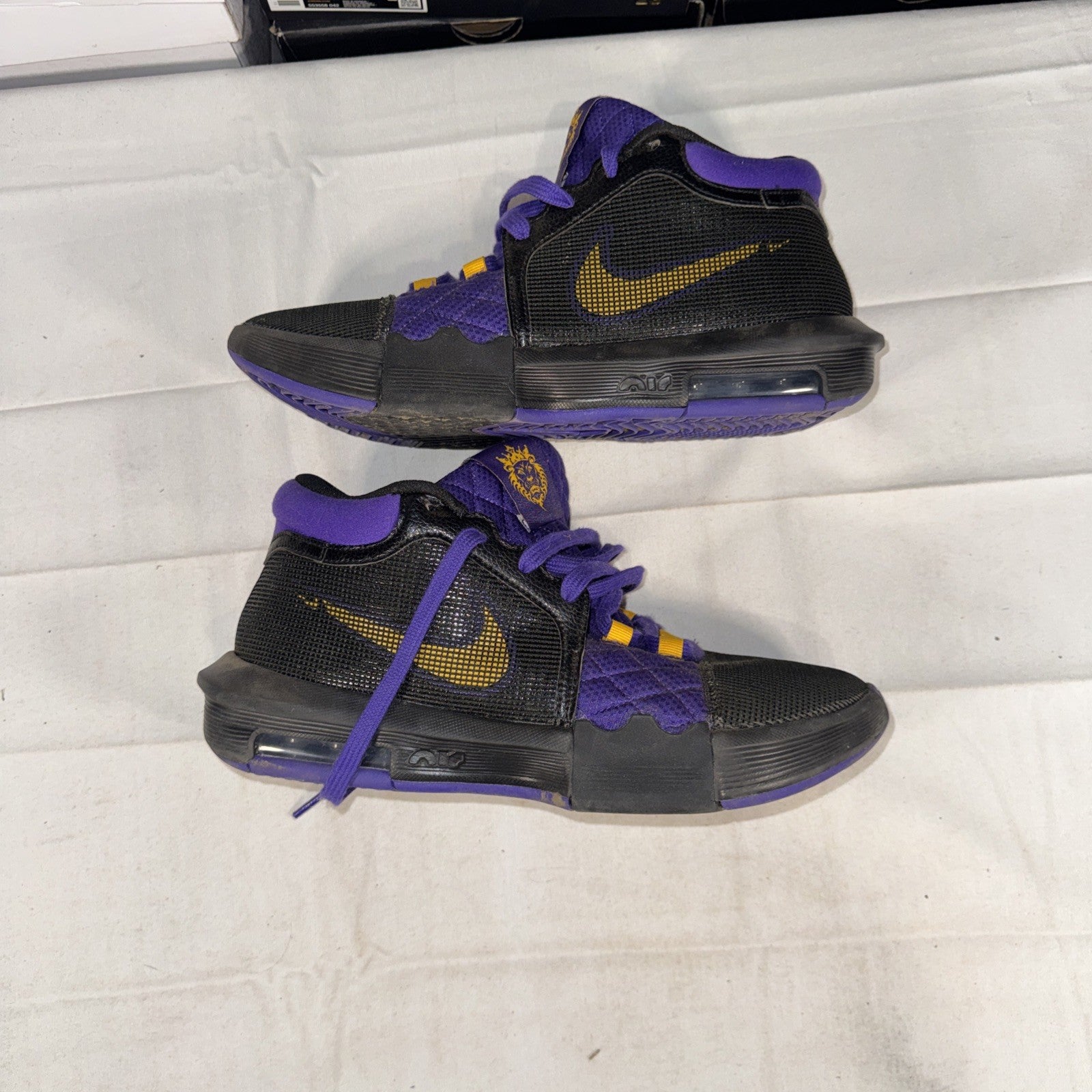 Nike LeBron Witness VIII Men's Basketball Shoes, Size 10, Purple, FB2239-001