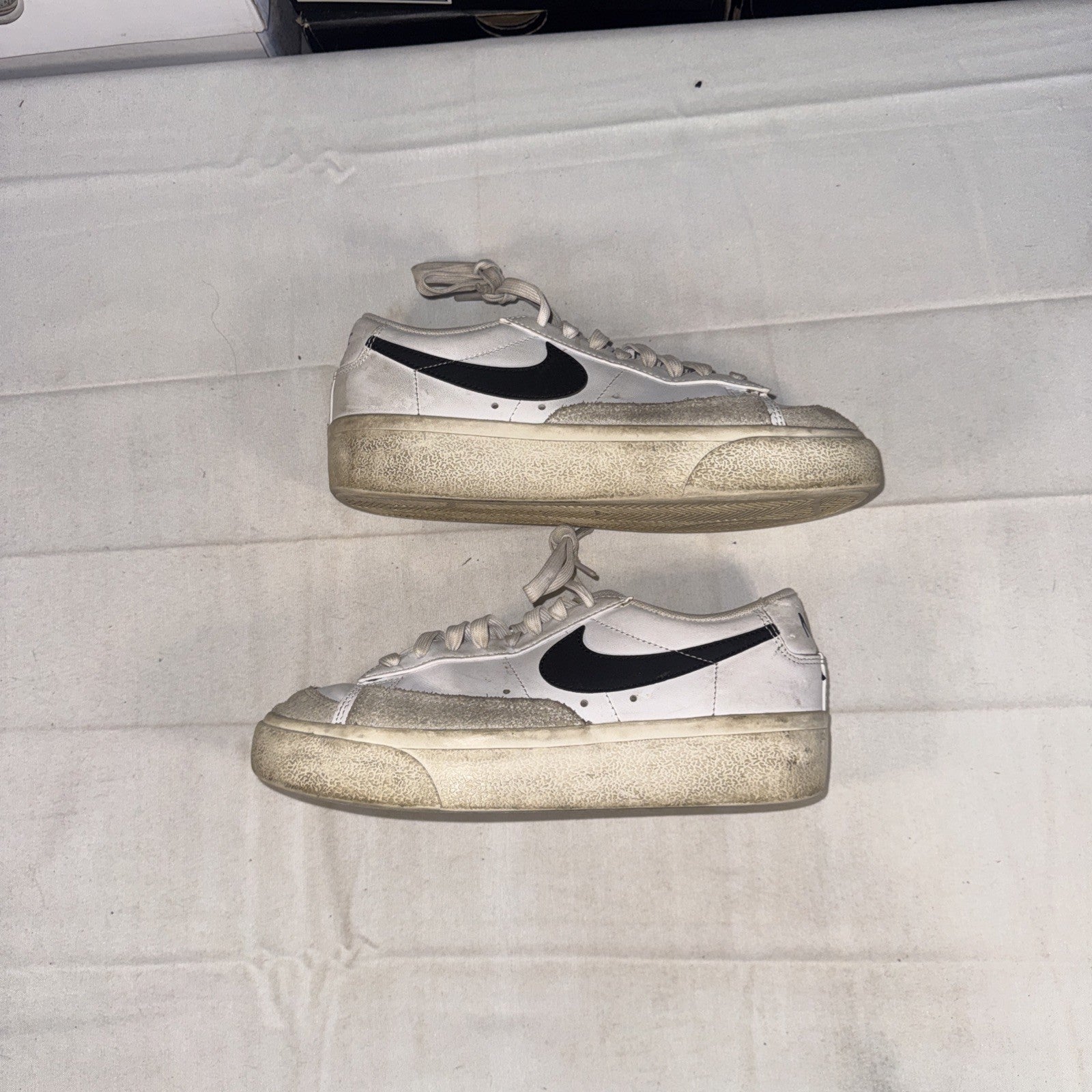 Nike Women's Blazer Low Platform DJ0292-101 Size 7